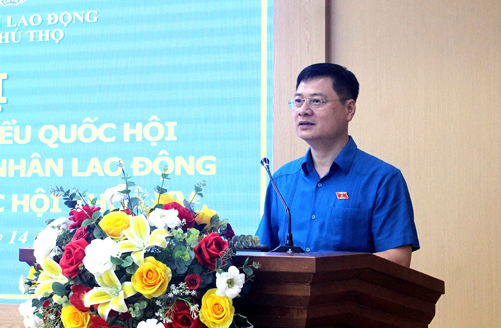 Tiếp xúc cử tri là cán bộ công đoàn, công nhân lao động