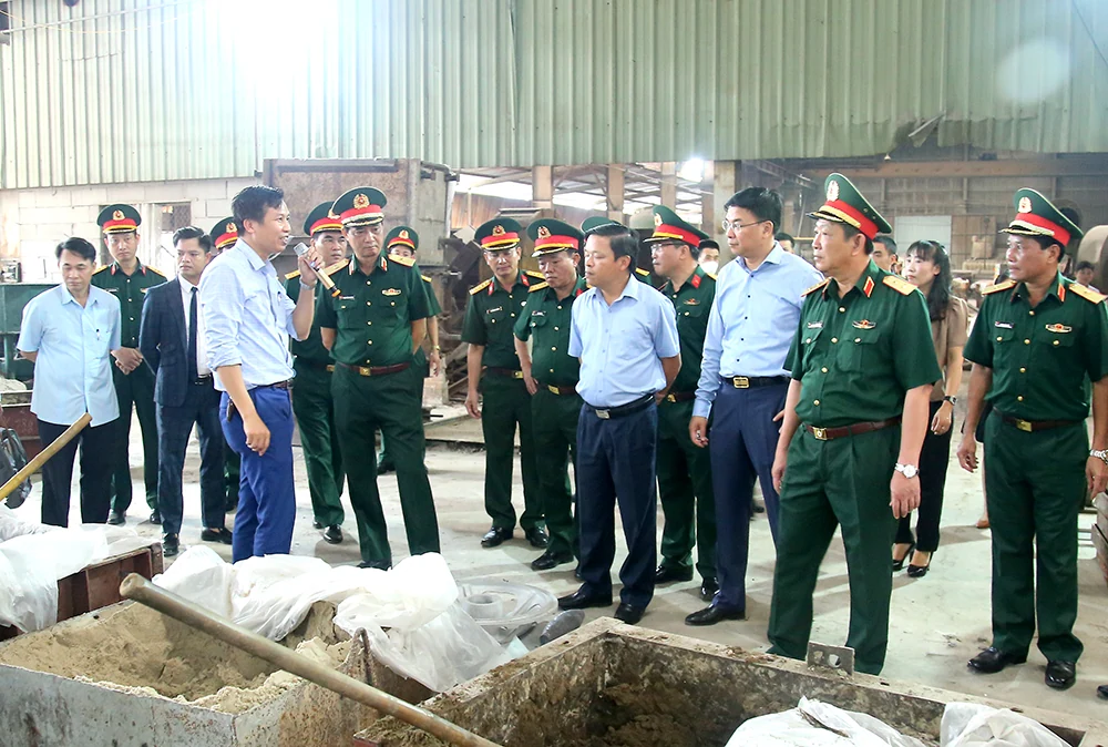 Gắn kết phát triển kinh tế - xã hội với tăng cường quốc phòng, an ninh ở Phú Thọ
