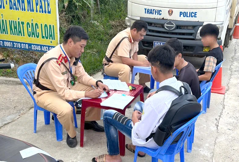 Phạt 978 trường hợp học sinh phạm Luật Giao thông đường bộ