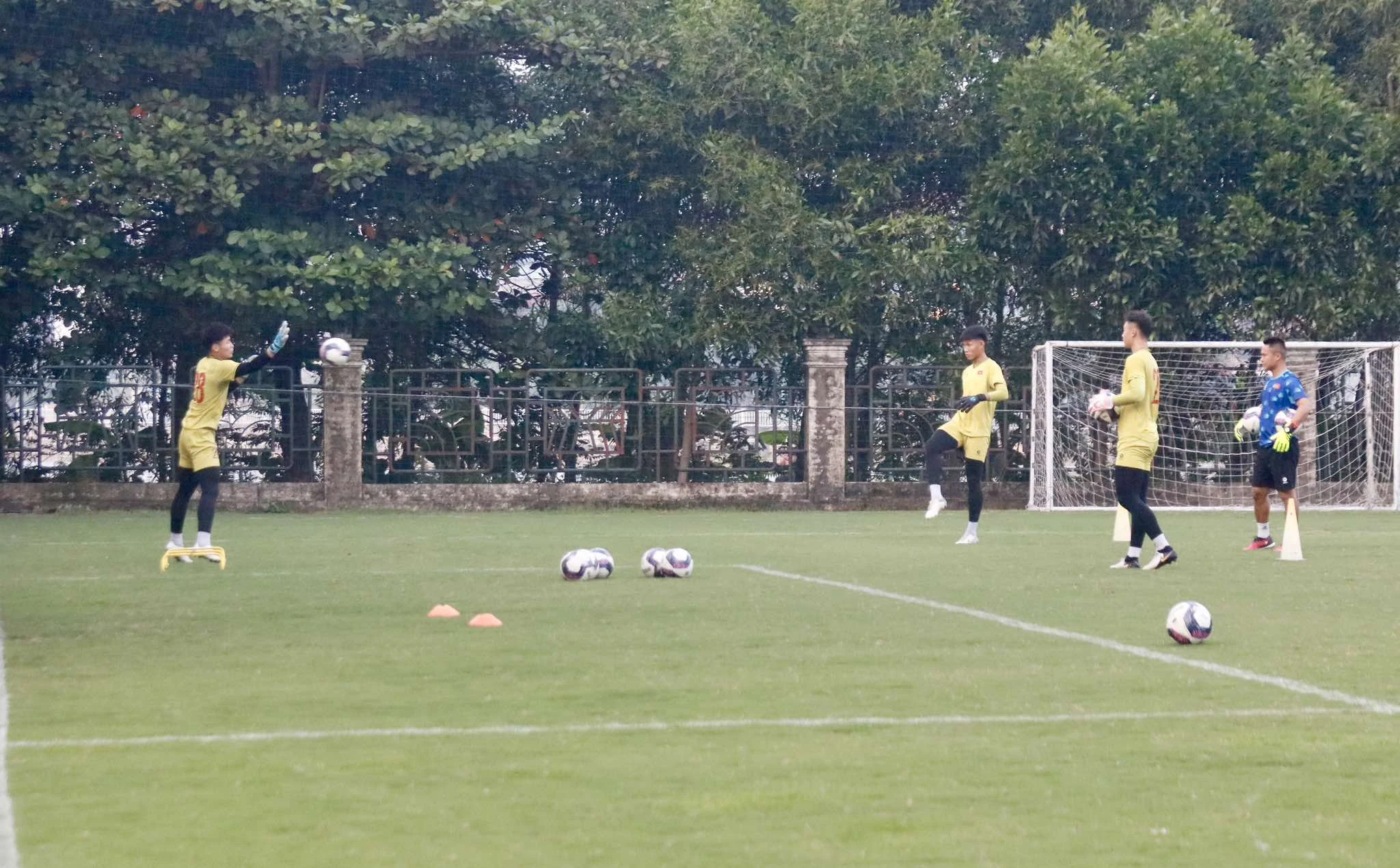 U17 Việt Nam có buổi tập đầu tiên tại Phú Thọ