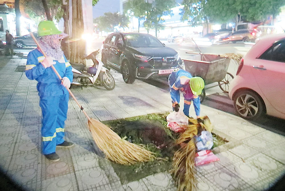 Lặng thầm cho những tuyến phố sạch đẹp