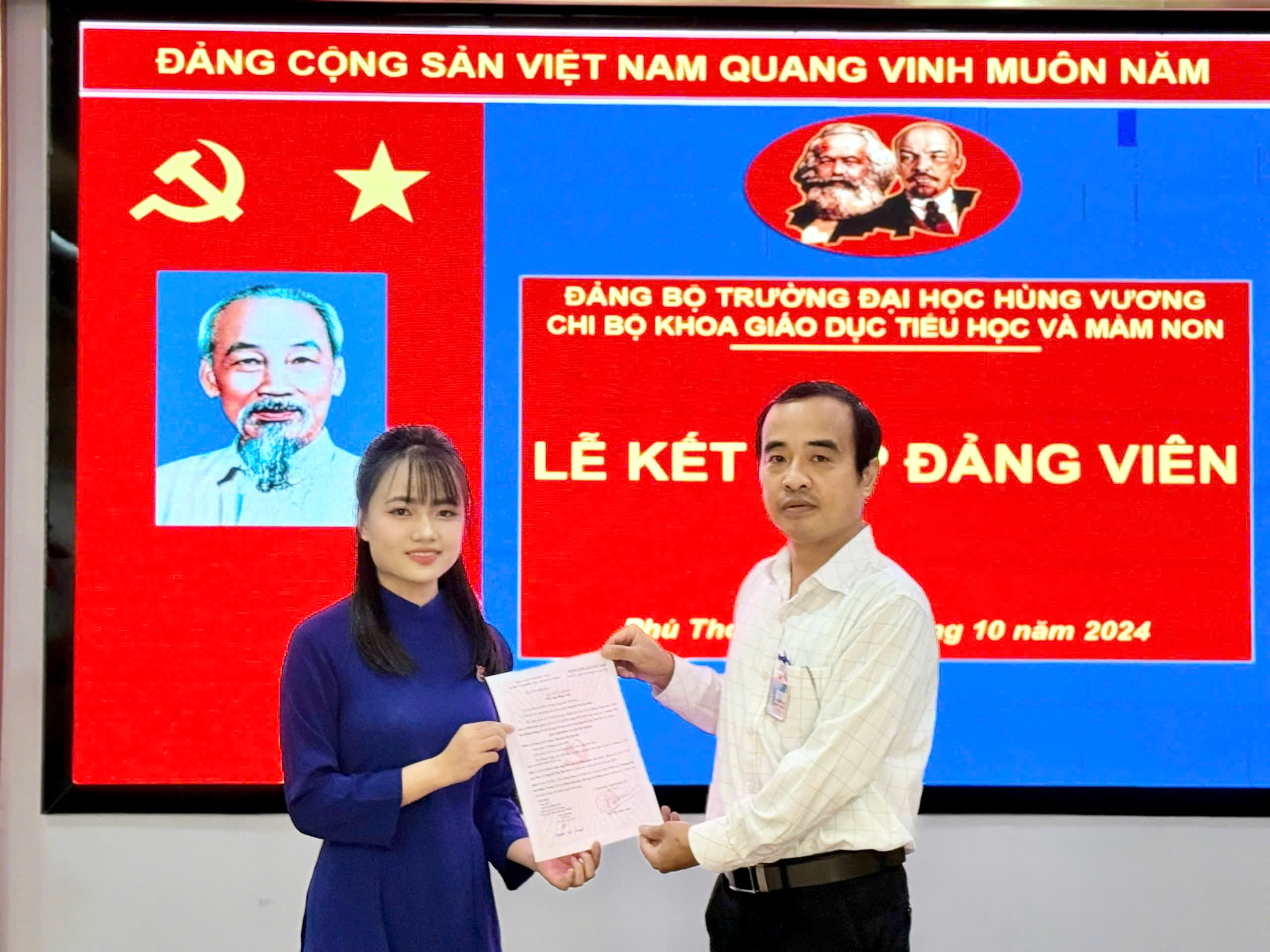 Đảng bộ Trường Đại học Hùng Vương: Kết nạp Đảng cho 3 quần chúng ưu tú là sinh viên