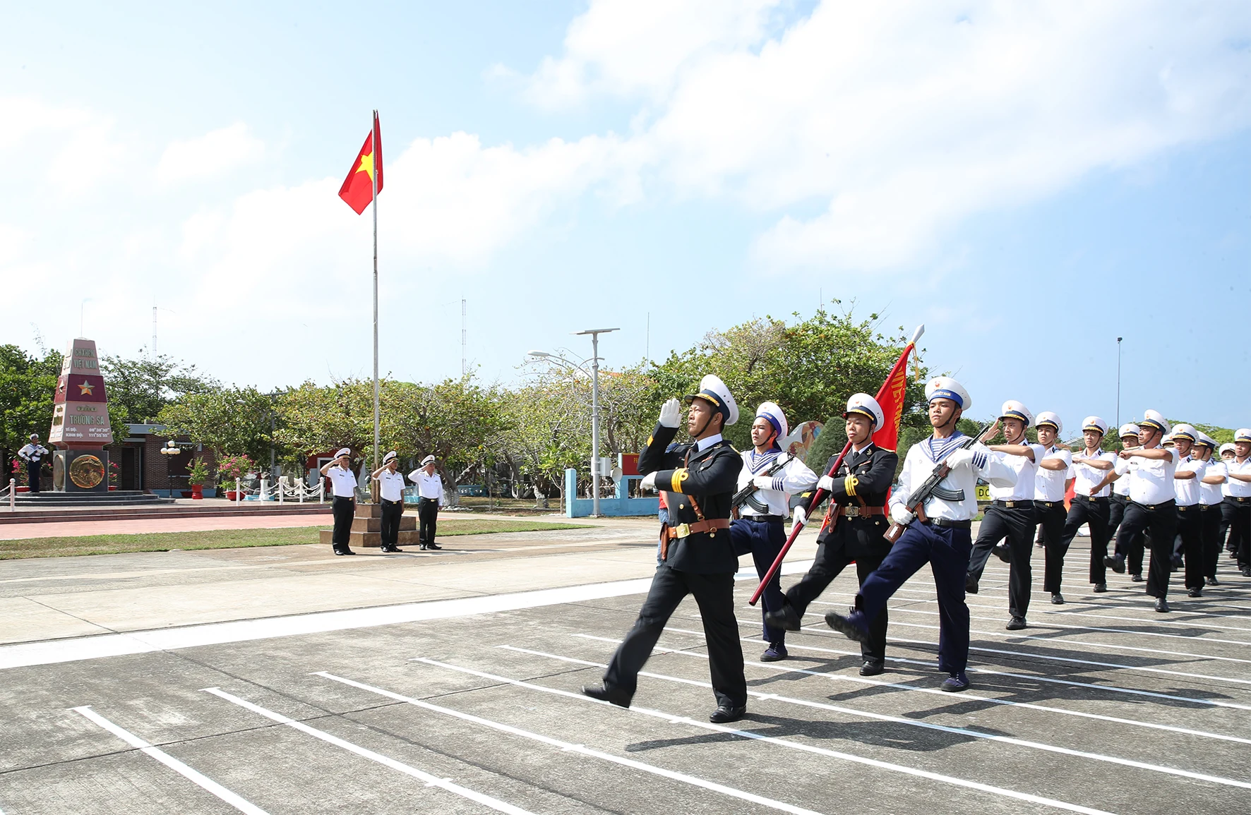 “Lá chắn thép” trên biển
