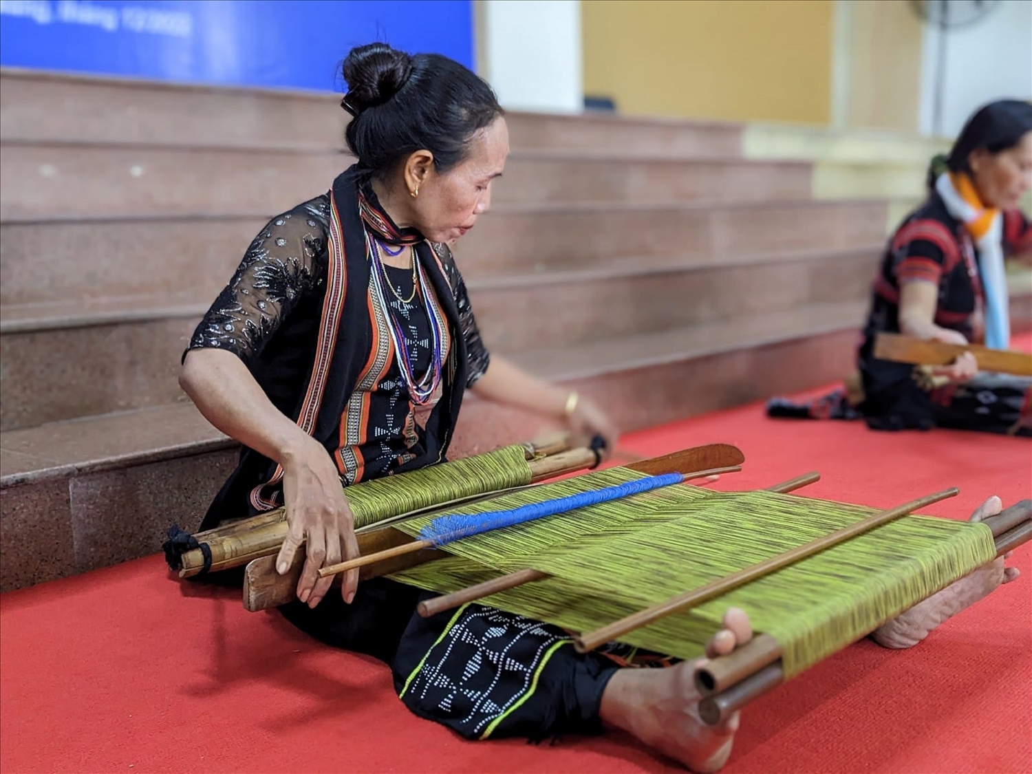 Hồi sinh thổ cẩm Cơ Tu ở Hòa Bắc