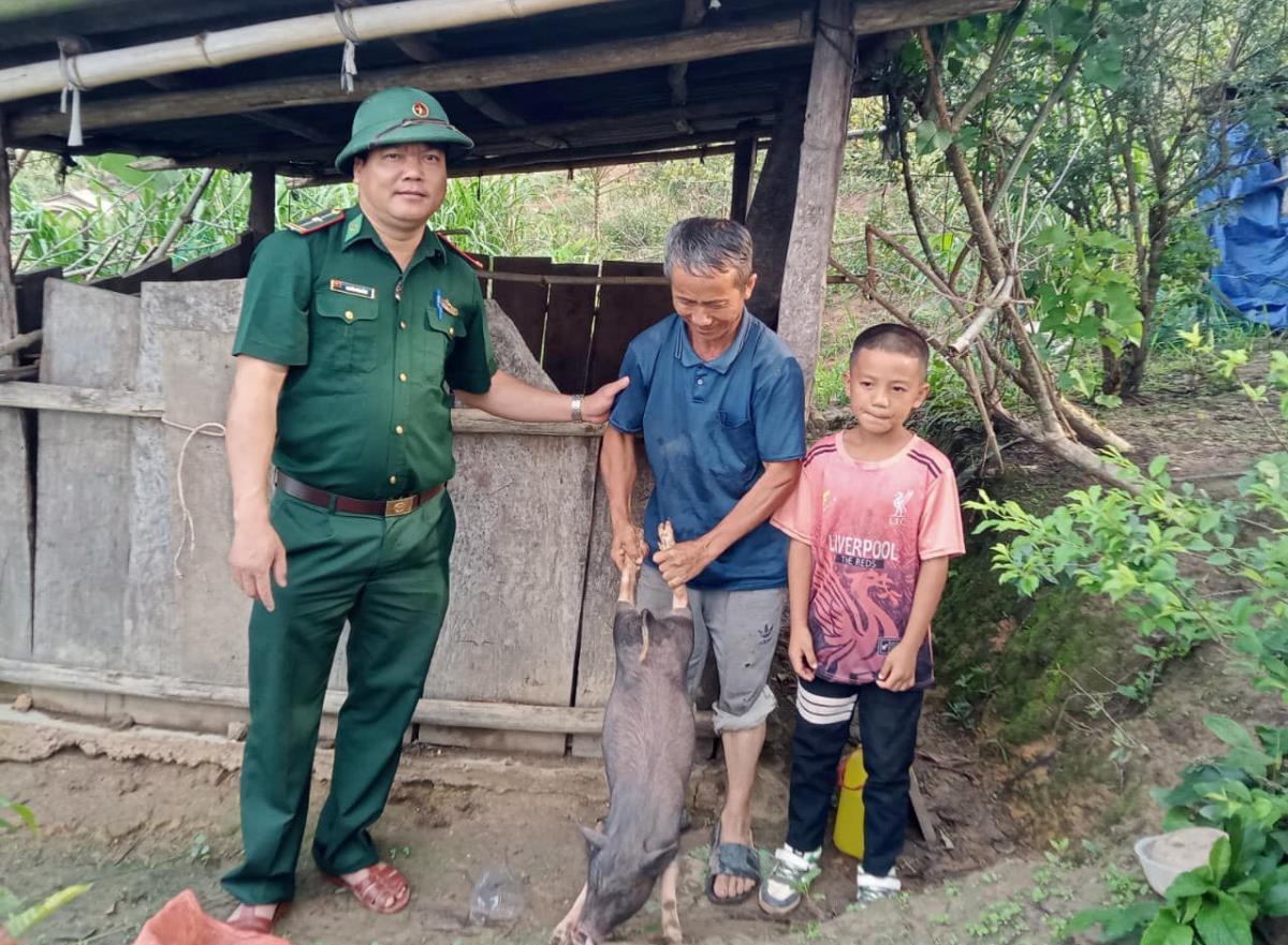 “Ba bám, bốn cùng” giúp nhân dân nơi cực Tây Tổ quốc thoát nghèo