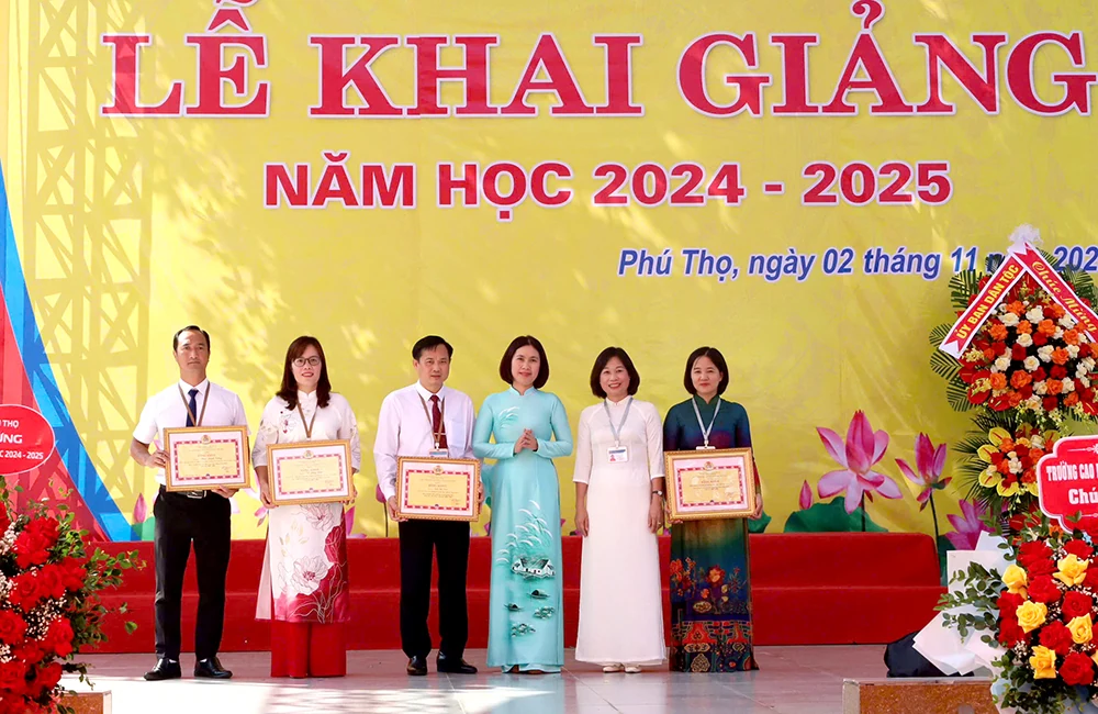 Bộ trưởng, Chủ nhiệm Ủy ban Dân tộc dự khai giảng tại Trường Dự bị Đại học Dân tộc Trung ương