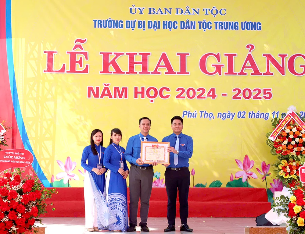 Bộ trưởng, Chủ nhiệm Ủy ban Dân tộc dự khai giảng tại Trường Dự bị Đại học Dân tộc Trung ương