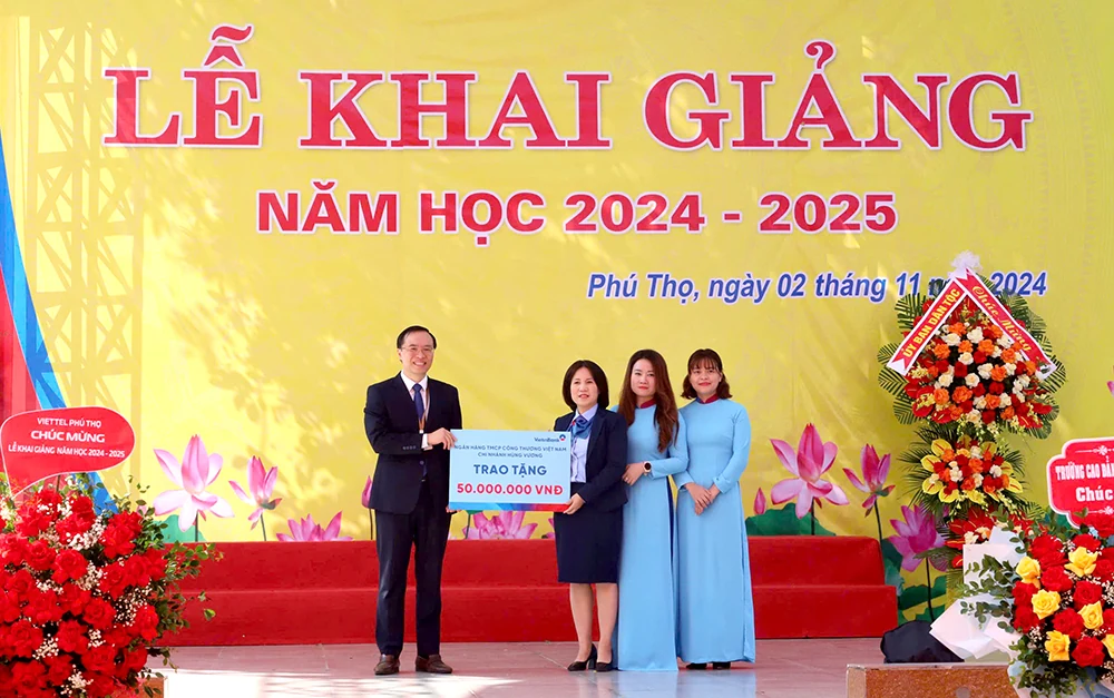 Bộ trưởng, Chủ nhiệm Ủy ban Dân tộc dự khai giảng tại Trường Dự bị Đại học Dân tộc Trung ương