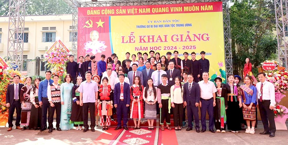 Bộ trưởng, Chủ nhiệm Ủy ban Dân tộc dự khai giảng tại Trường Dự bị Đại học Dân tộc Trung ương