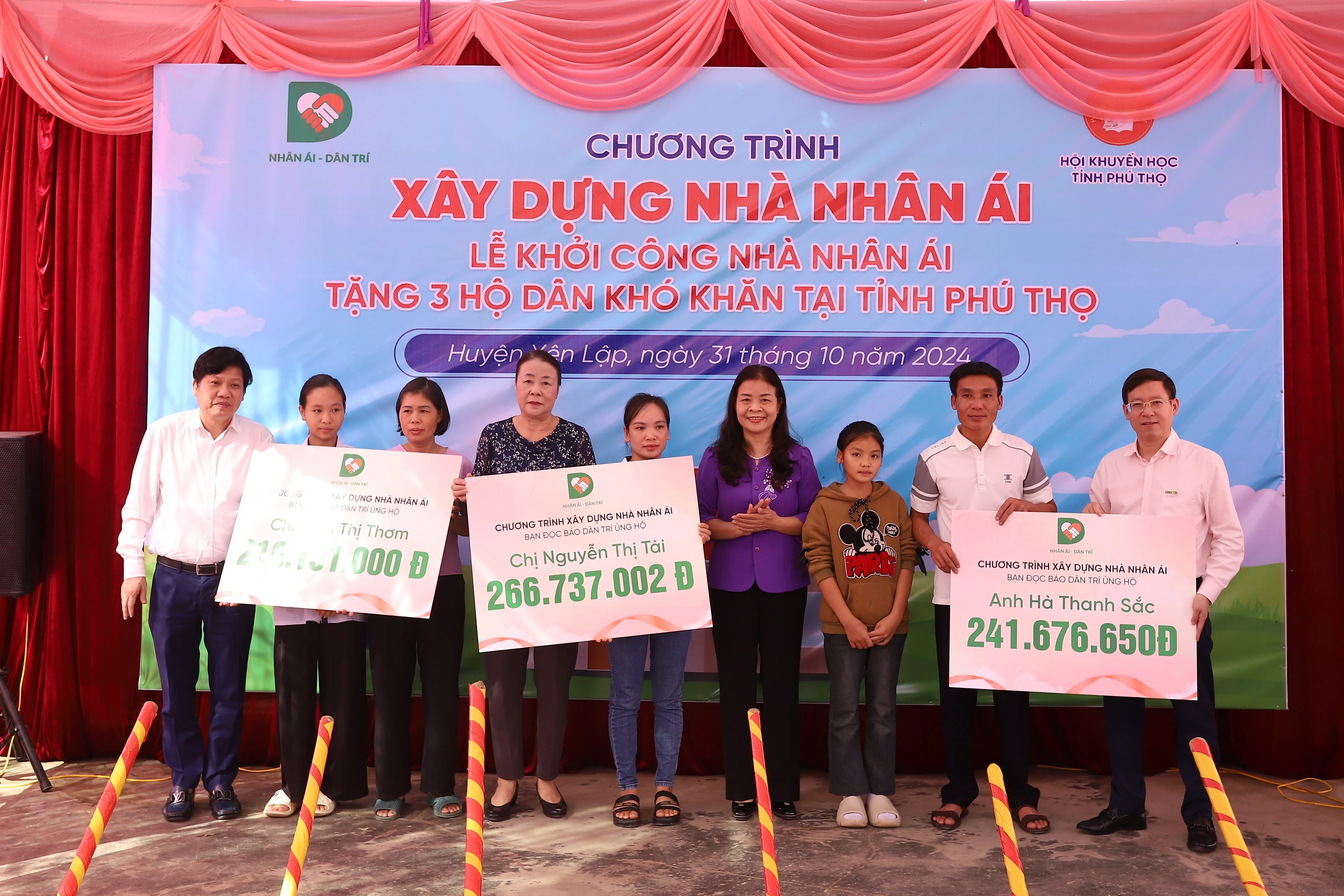 Trao kinh phí hỗ trợ xây dựng “Nhà nhân ái” tại Yên Lập và Tân Sơn