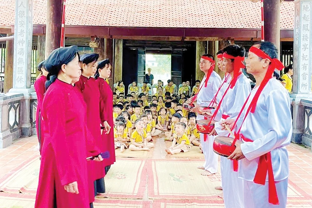 Developing community-based tourism