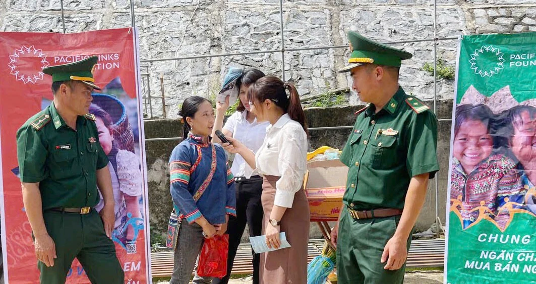 Điểm tựa vùng biên ải