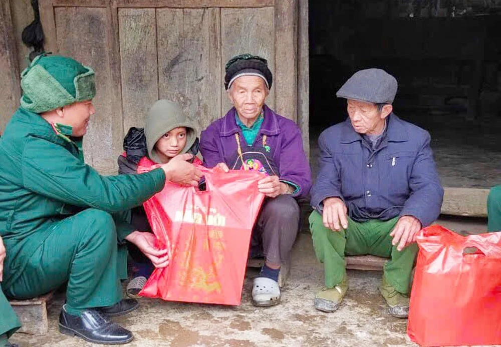 Điểm tựa vùng biên ải