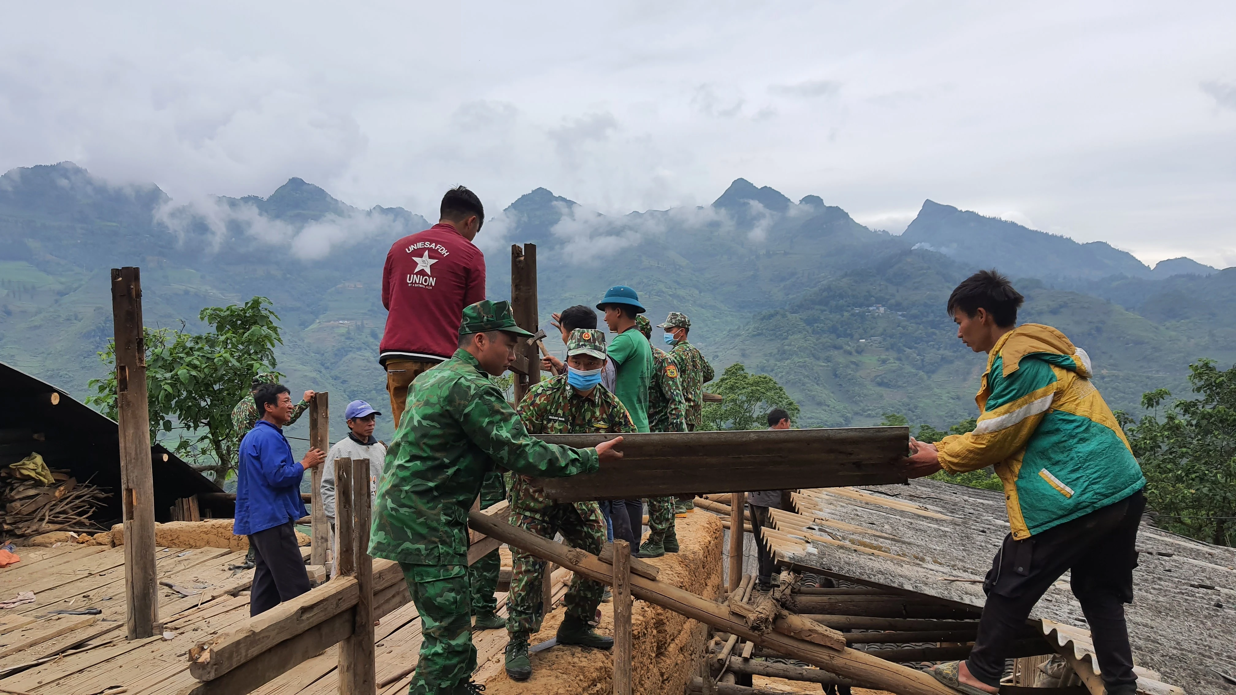 Điểm tựa vùng biên ải