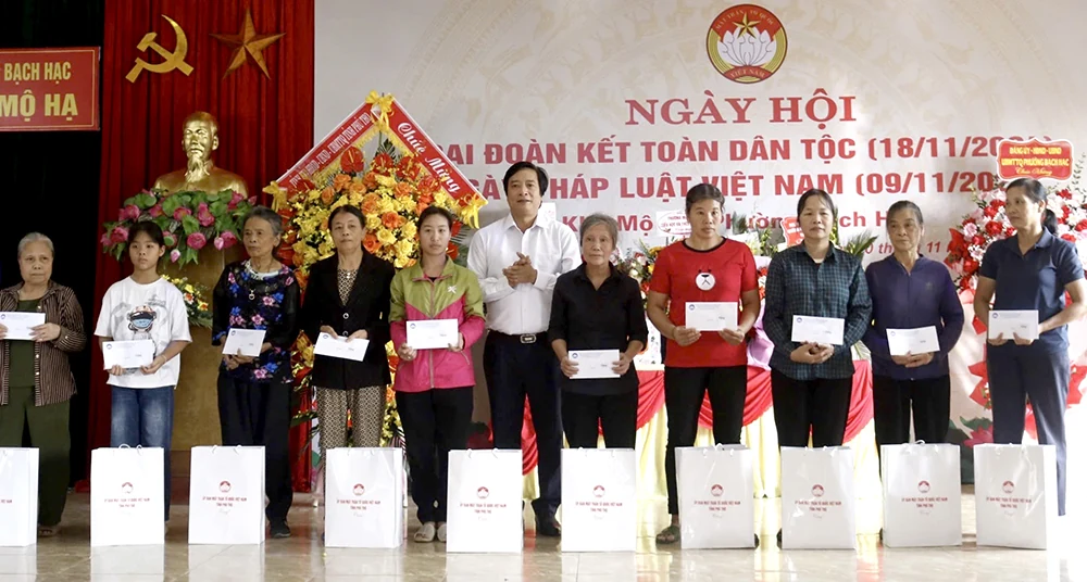 Ngày hội Đại đoàn kết toàn dân tộc huyện Cẩm Khê, thành phố Việt Trì