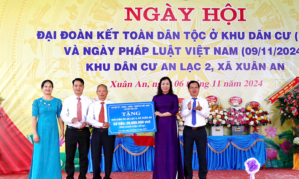 Phó Chủ tịch UBND tỉnh Nguyễn Thanh Hải dự “Ngày hội đại đoàn kết toàn dân tộc” tại Yên Lập