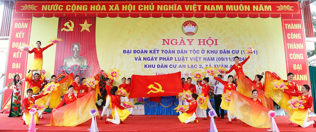 Phó Chủ tịch UBND tỉnh Nguyễn Thanh Hải dự “Ngày hội đại đoàn kết toàn dân tộc” tại Yên Lập