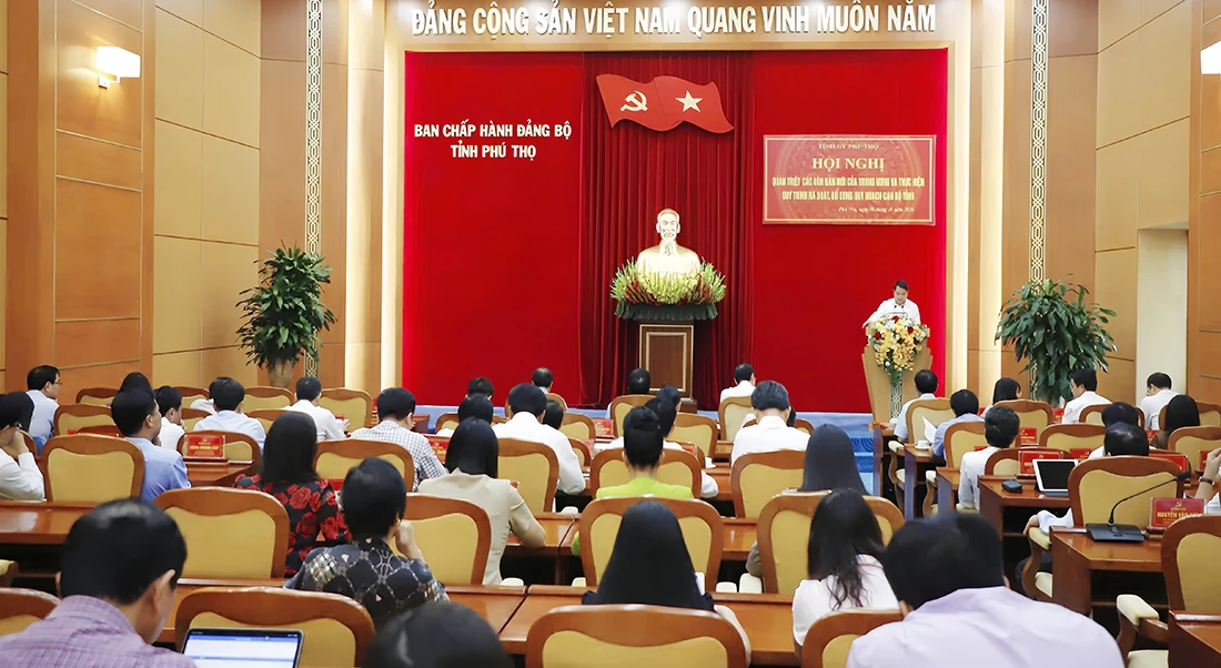 Quán triệt các văn bản mới của Trung ương và thực hiện quy trình rà soát, bổ sung quy hoạch cán bộ tỉnh