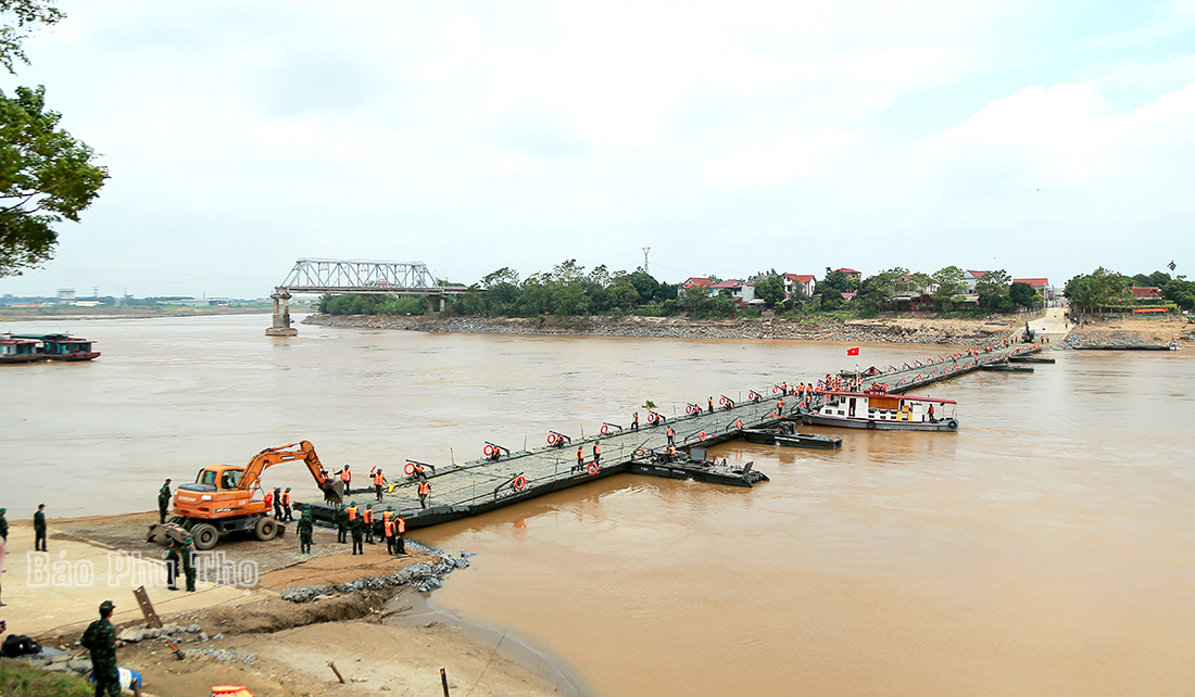 Completion of Temporary Floating Bridge Replacement at Phong Chau Bridge