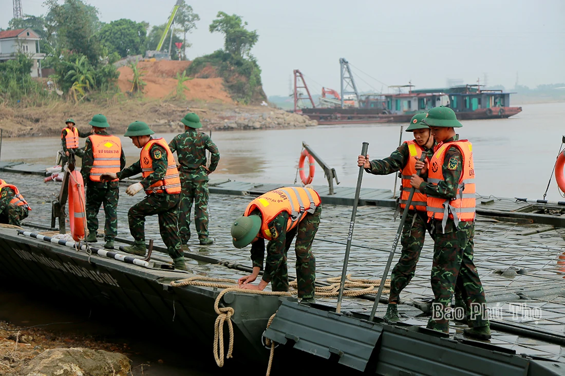 Completion of Temporary Floating Bridge Replacement at Phong Chau Bridge