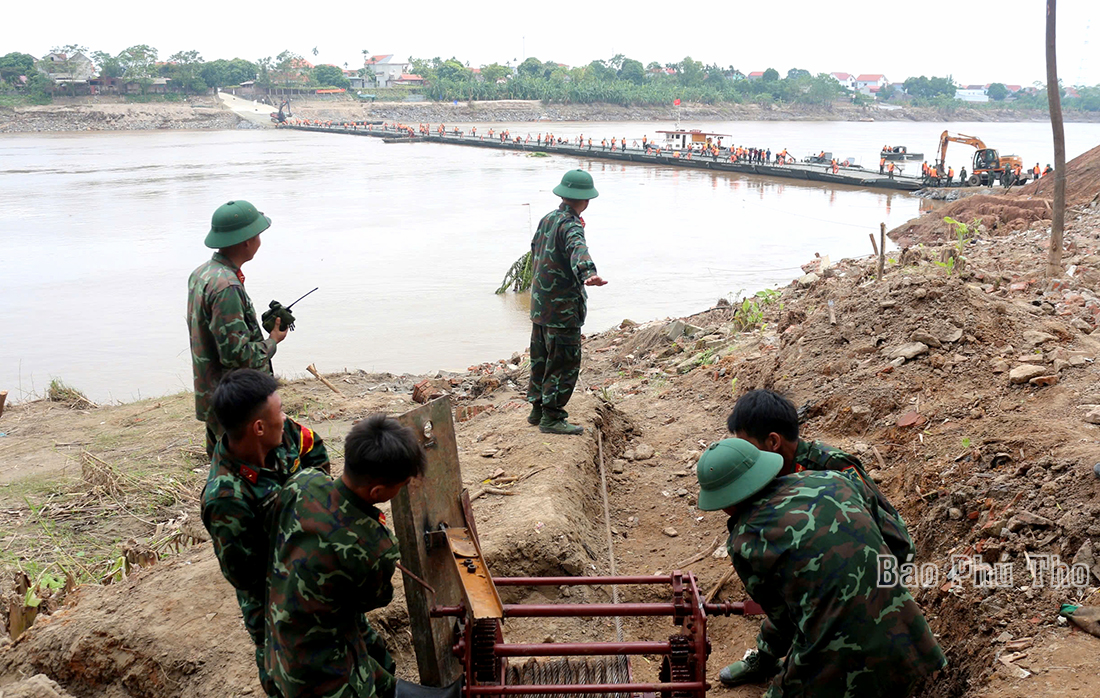 Completion of Temporary Floating Bridge Replacement at Phong Chau Bridge