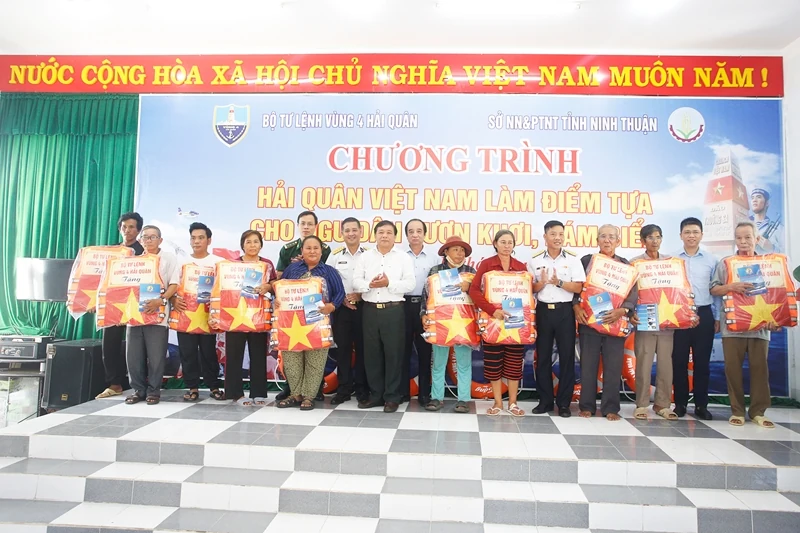 Xứng đáng là “điểm tựa vững chắc” cho ngư dân