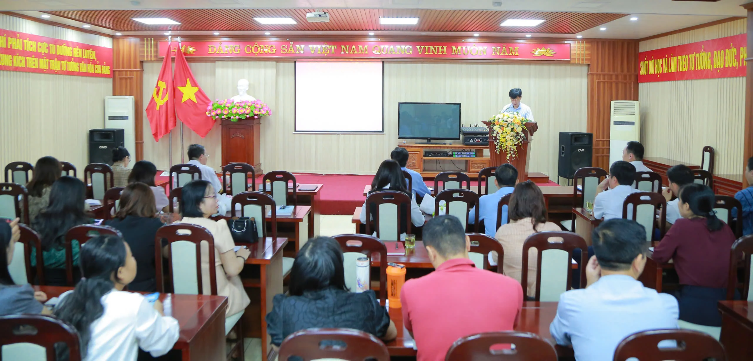 Hội nghị học tập Nghị quyết, quán triệt thực hiện các văn bản chỉ đạo của Trung ương