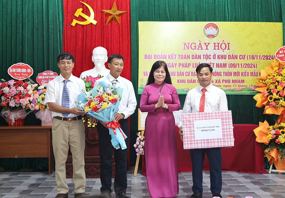 Giám đốc Công an tỉnh Nguyễn Minh Tuấn dự Ngày hội Đại đoàn kết toàn dân tộc tại huyện Phù Ninh