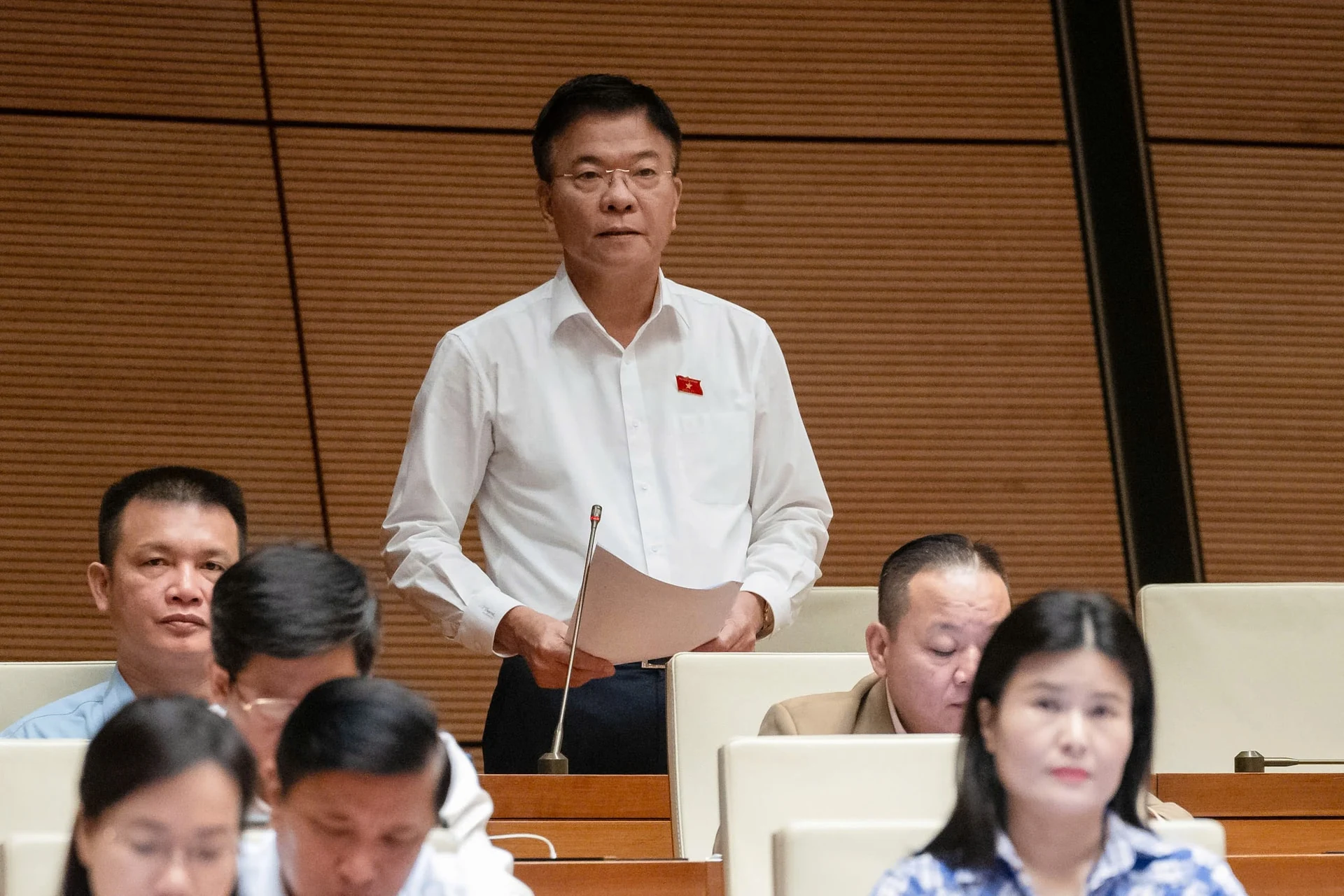 Bộ trưởng Bộ Y tế: Mua - bán thuốc không cần kê đơn ngày càng được kiểm soát chặt