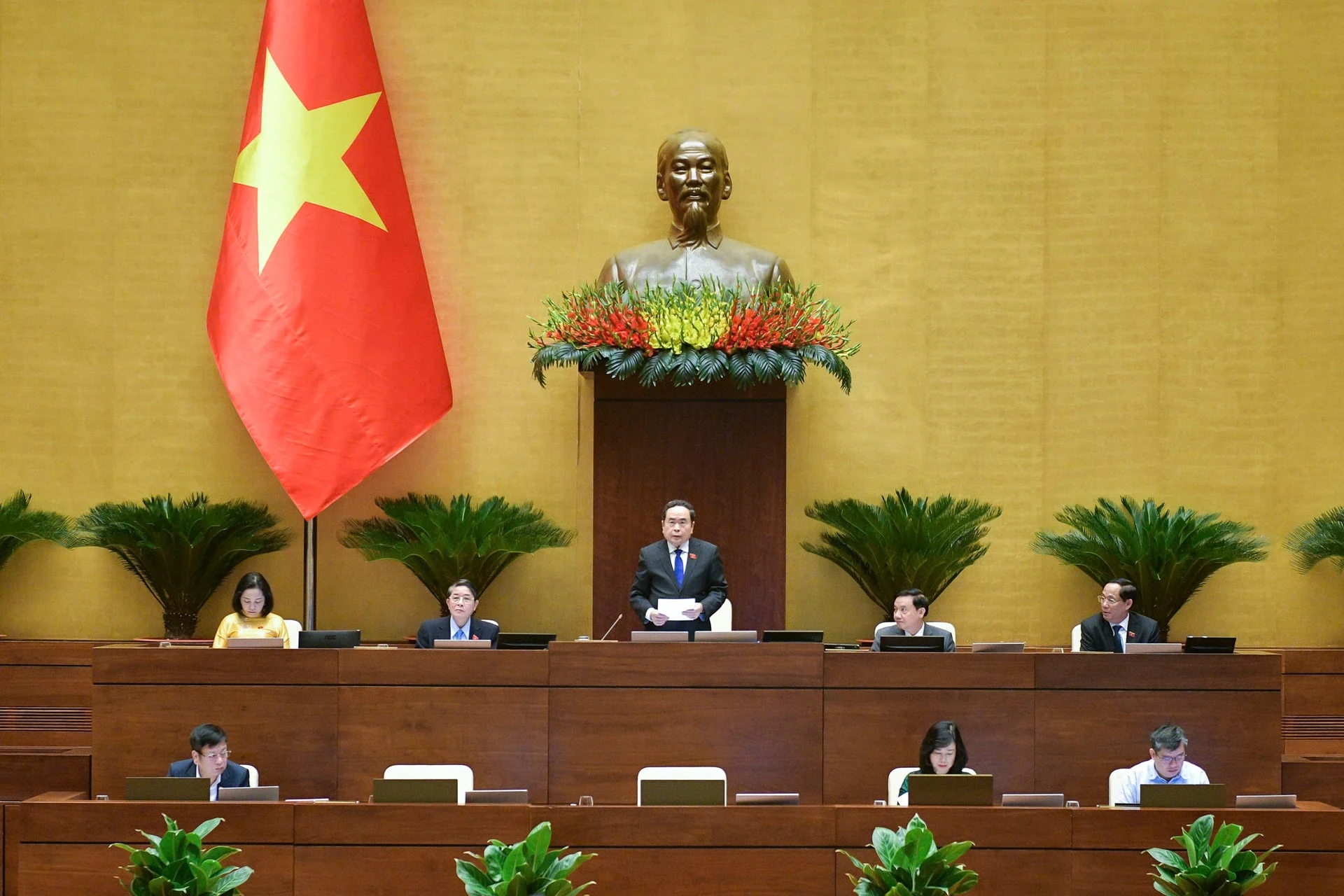 Bộ trưởng Bộ Y tế: Mua - bán thuốc không cần kê đơn ngày càng được kiểm soát chặt