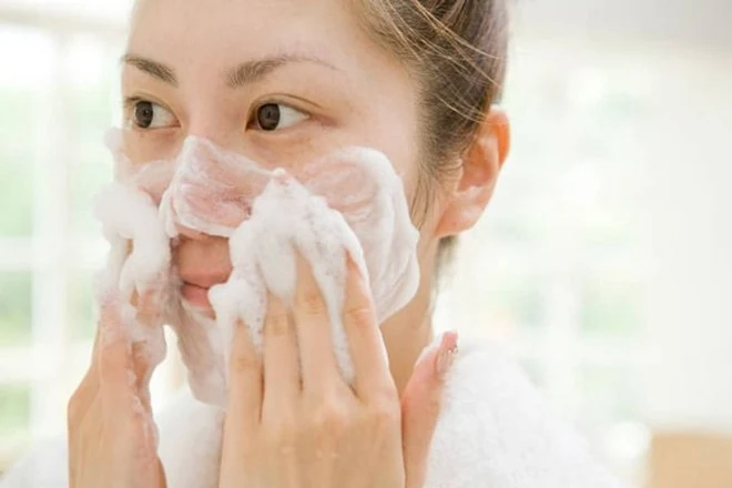 Đâu là cách giúp se khít lỗ chân lông da mặt hiệu quả nhất?