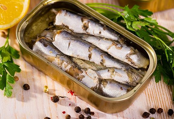 Cá mòi giàu omega-3 nhưng ai không nên ăn?