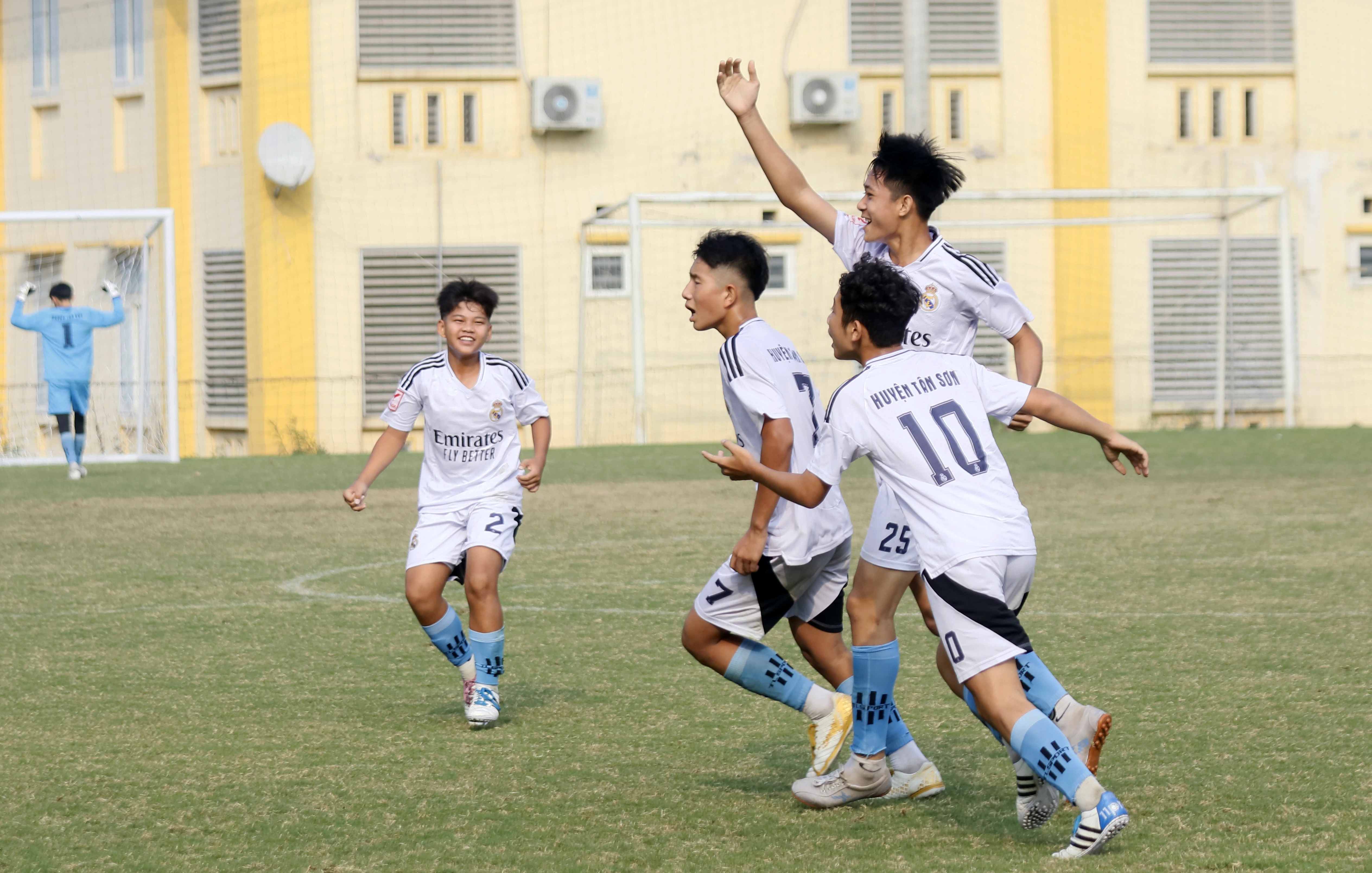 4 đội bóng lọt vào trận Chung kết Cúp Truyền hình tỉnh Phú Thọ 2024