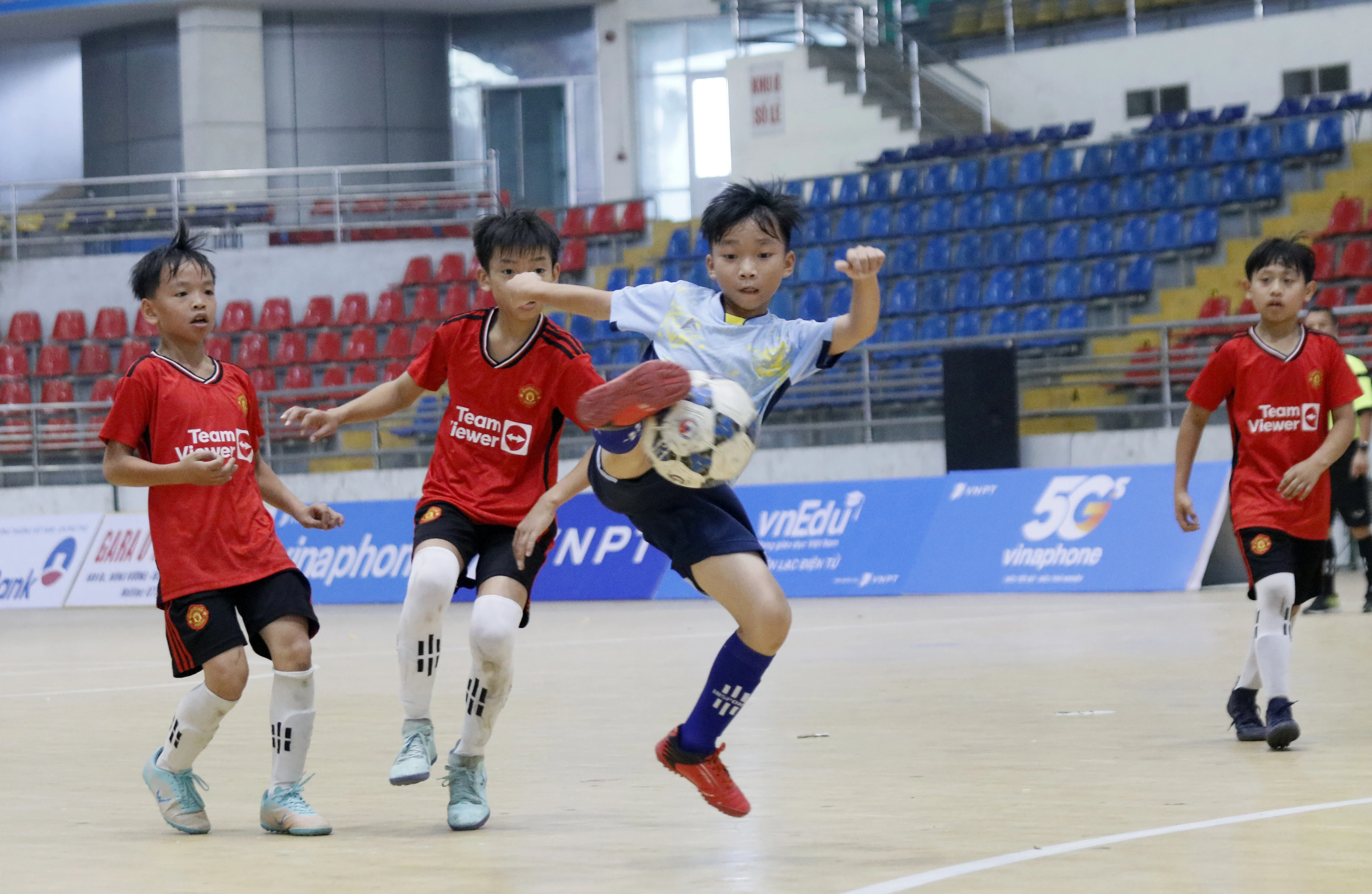 4 đội bóng lọt vào trận Chung kết Cúp Truyền hình tỉnh Phú Thọ 2024