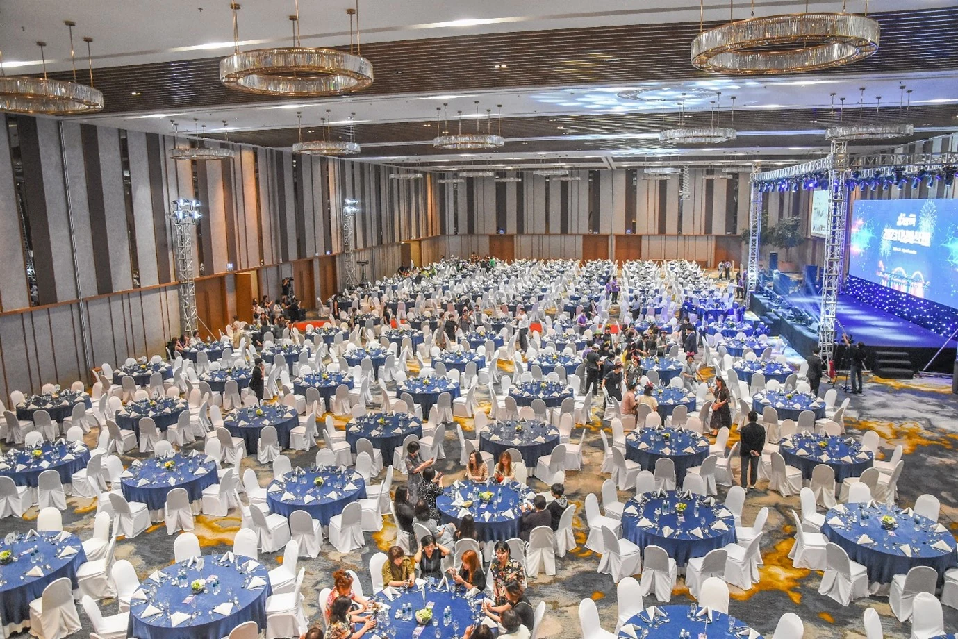 DANAGO giành được hợp đồng tour cho đoàn hơn 500 khách