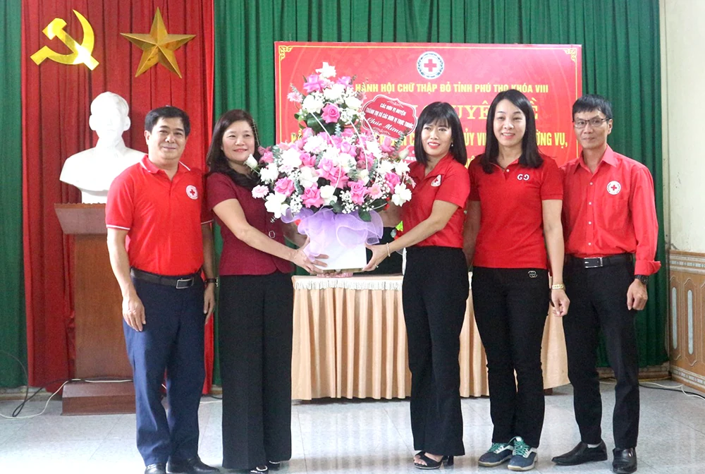 Đồng chí Lê Thị Quỳnh Trang được bầu giữ chức Chủ tịch Hội Chữ thập đỏ tỉnh Phú Thọ