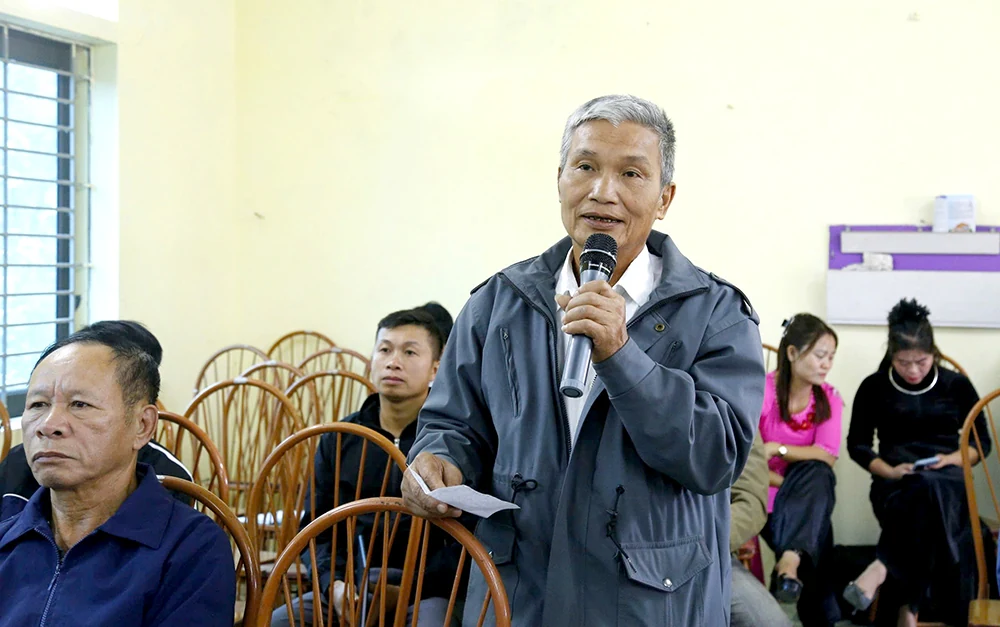 Tiếp xúc cử tri tại huyện Yên Lập