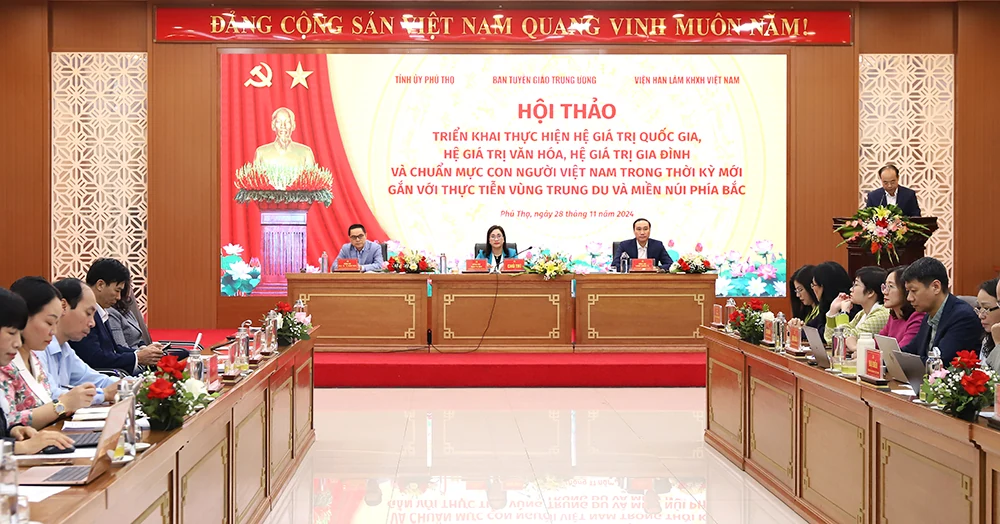 Hội thảo “Triển khai thực hiện hệ giá trị quốc gia, hệ giá trị văn hoá, hệ giá trị gia đình và chuẩn mực con người Việt Nam trong thời kỳ mới”