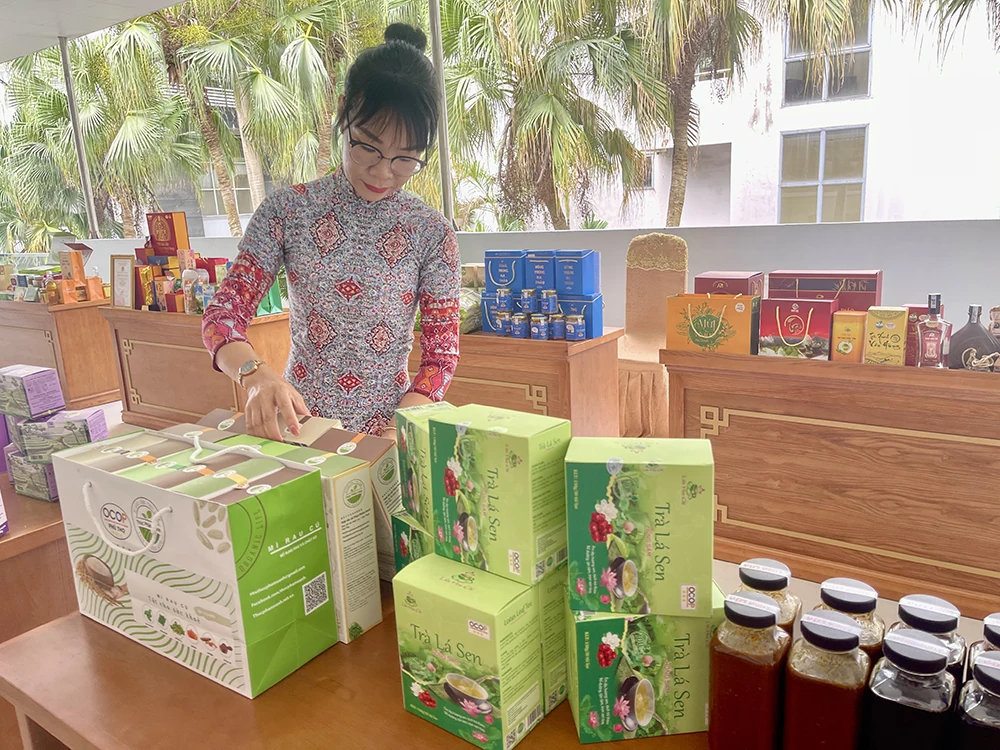 Bringing Cooperative Products To Reach Out