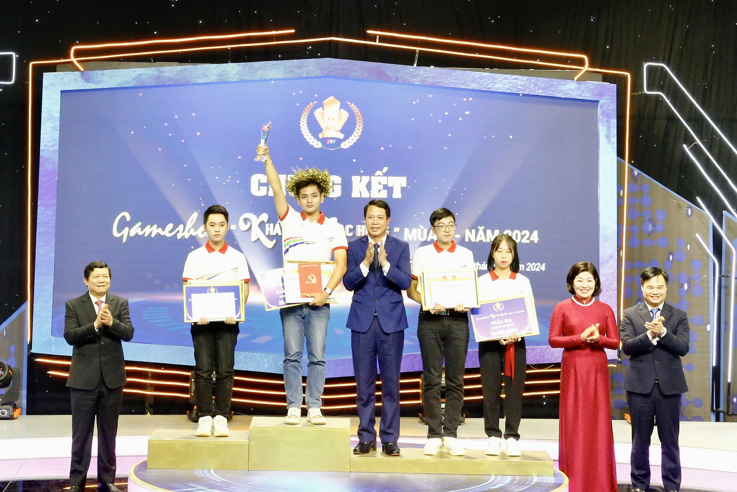 Lê Quốc Đạt - Trường THPT Việt Trì vô địch Gameshow “Khát vọng Lạc Hồng” mùa 3 