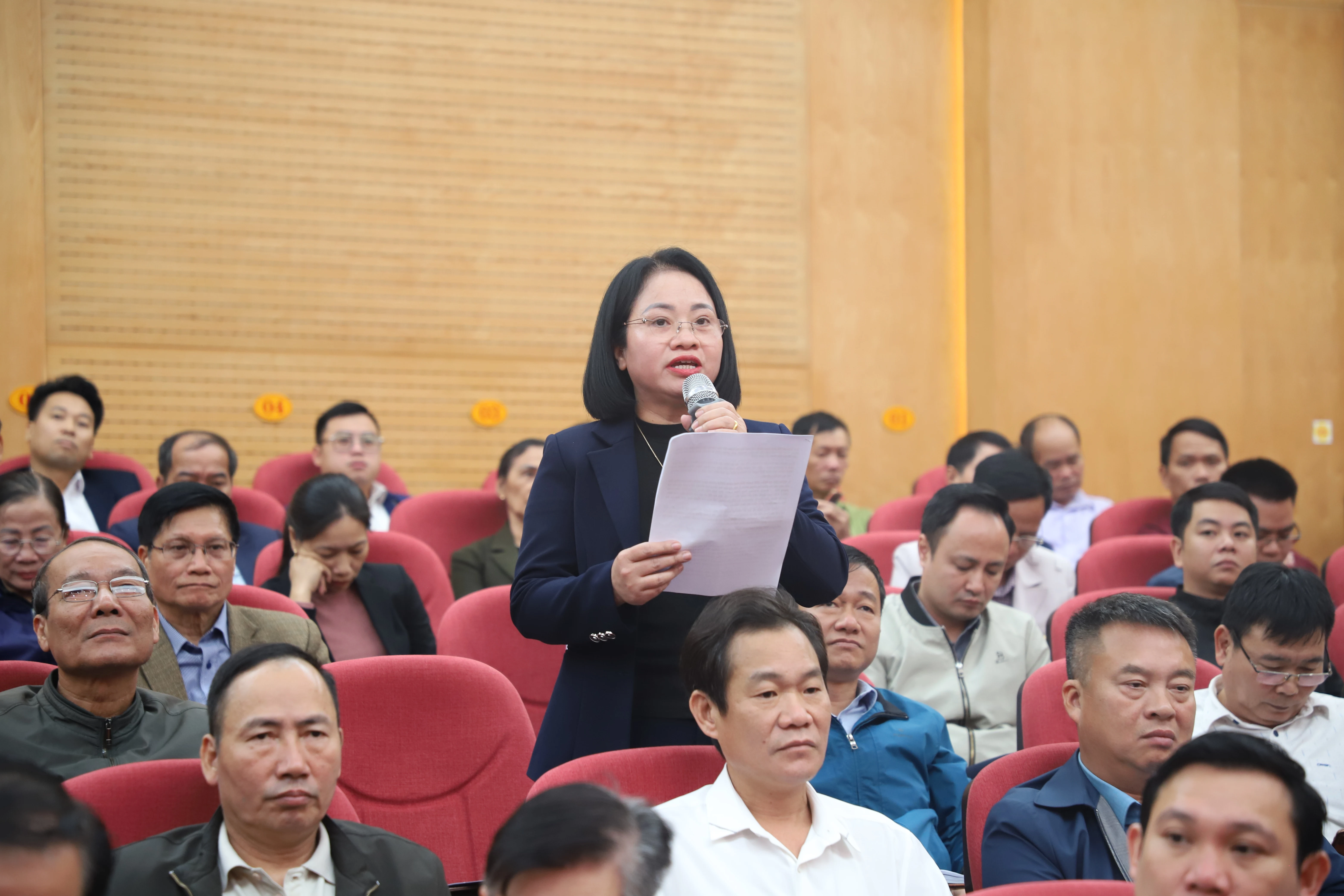 Bí thư Tỉnh ủy Bùi Minh Châu tiếp xúc cử tri thành phố Việt Trì