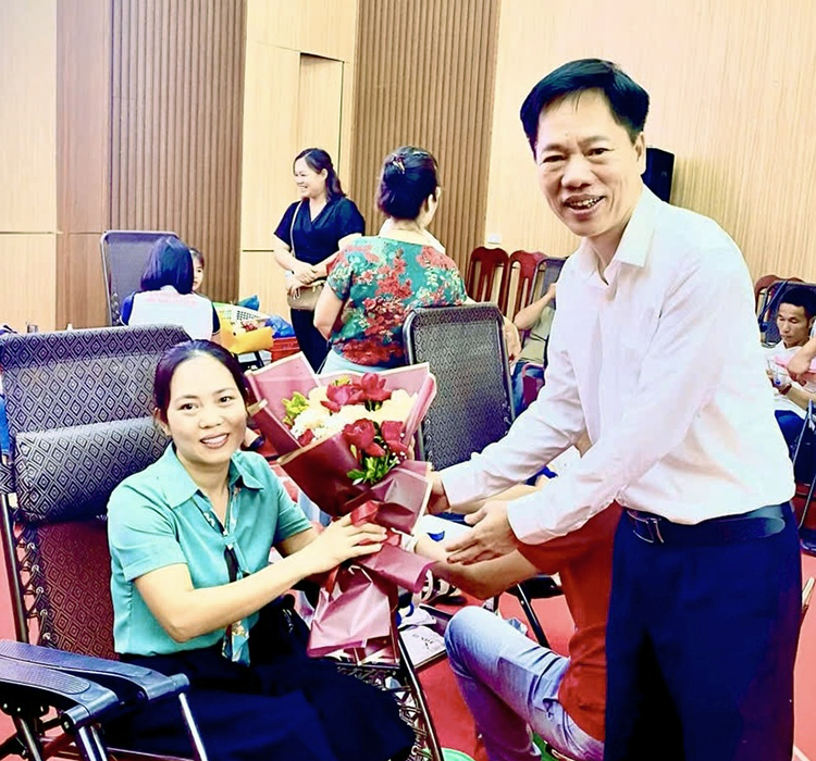 Thanh Sơn: Nhận gần 1.200 đơn vị máu từ chương trình H iến máu tình nguyện