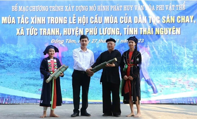 Múa Tắc xình, nghệ thuật trình diễn dân gian độc đáo của người Sán Chay