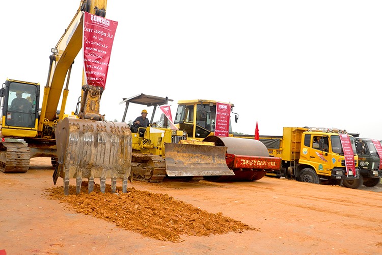 Tạo động lực phát triển kinh tế - xã hội