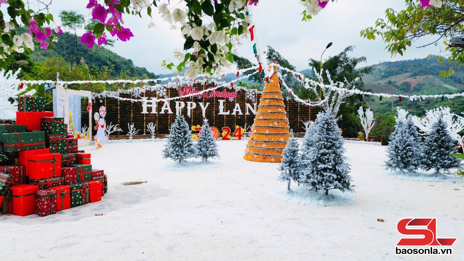 “Thị trấn tuyết” tại Happy Land Mộc Châu