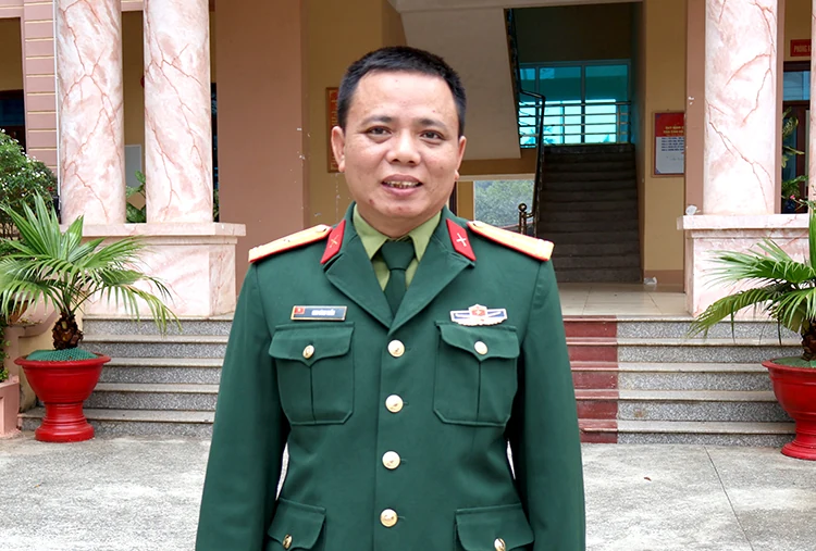 Tự hào dưới bóng quân kỳ