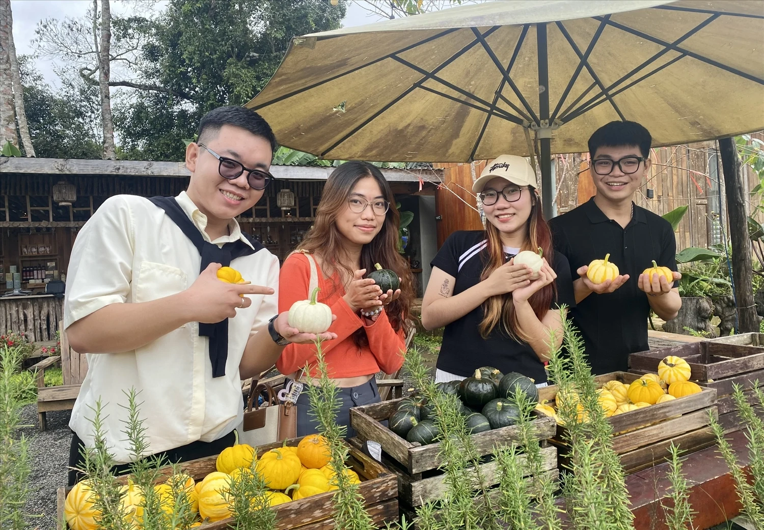 Kon Tum: Phấn đấu đưa du lịch trở thành ngành kinh tế mũi nhọn