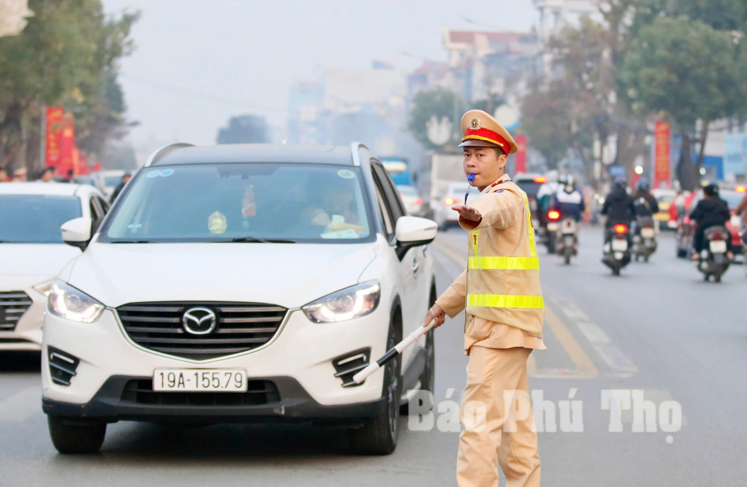 Tưng bừng ngày hội bóng đá trên Đất Tổ