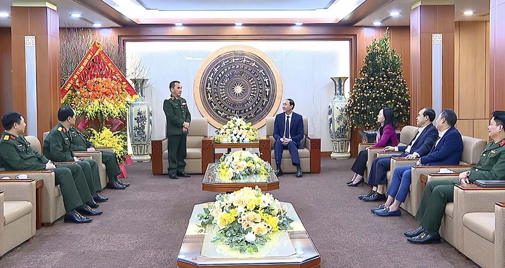 Military Region 2 Command extends New Year wishes to Phu Tho province