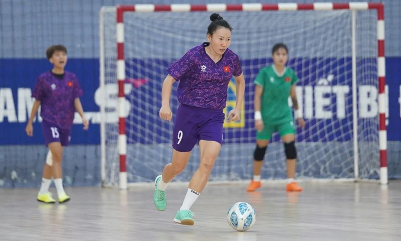 14 tuyển thủ futsal nữ Việt Nam tham dự vòng loại châu Á 2025